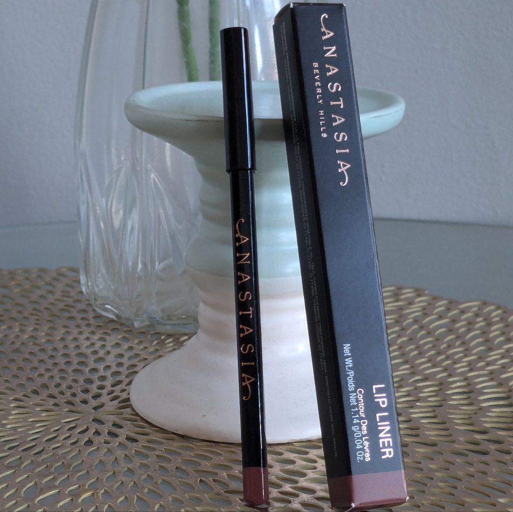 Anastasia Beverly hills lip liner